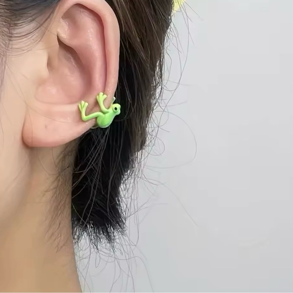 Cute Frog Cuff Clip for Women Non-pierce
Earthy jewelry - Picture 2 of 4